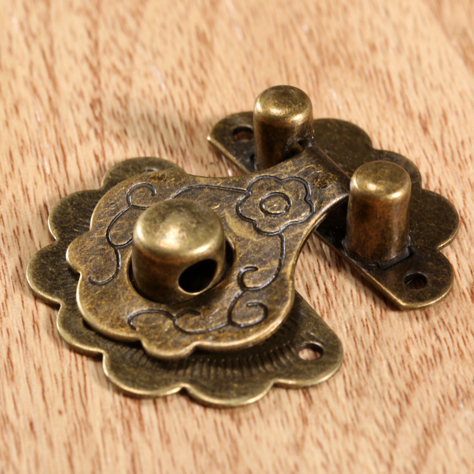 Античная бронзовая защелка, де – обзор и цена Antique Brass Hook