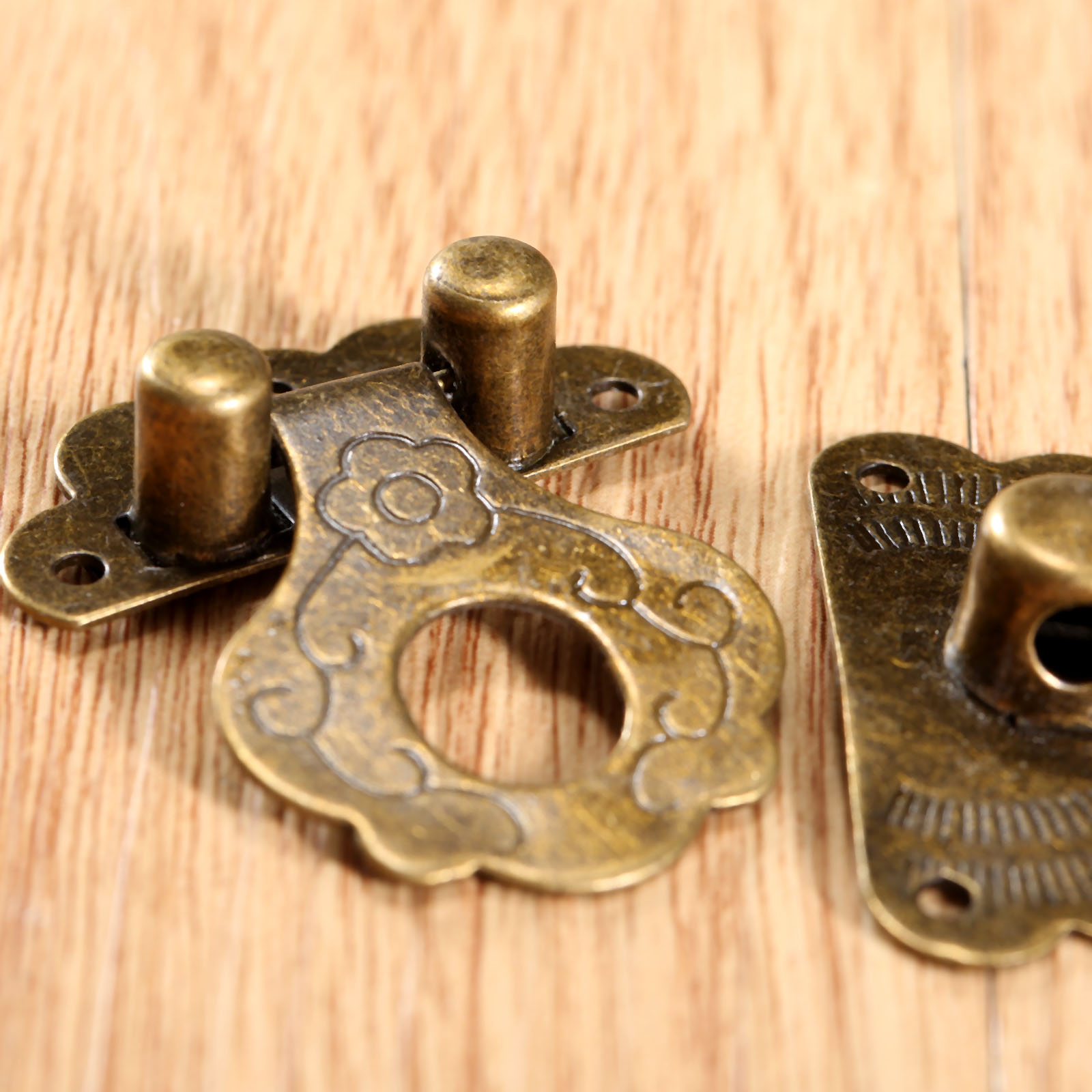 Античная бронзовая защелка, де – обзор и цена Antique Brass Hook